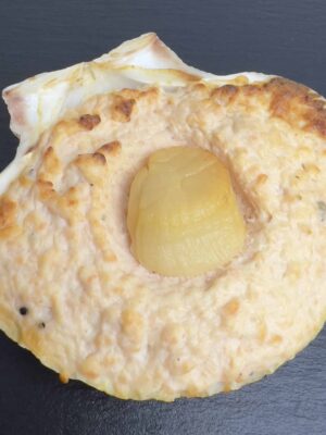 Jakobsmuschel im Lachsbett